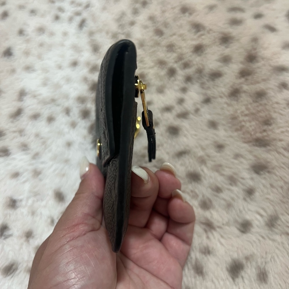 $500 🅿️🅿️ LOUIS VUITTON
Empreinte Key Pouch - Picture 7 of 8